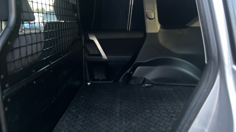 Toyota Land Cruiser Lwb Diesel 2.8D 204 Active Commercial Auto